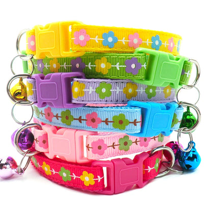 GorisPet Cute Christmas Print Adjustable Nylon Pet Collar with Colorful Plastic Buckle and Small Bells for Dogs & Cats